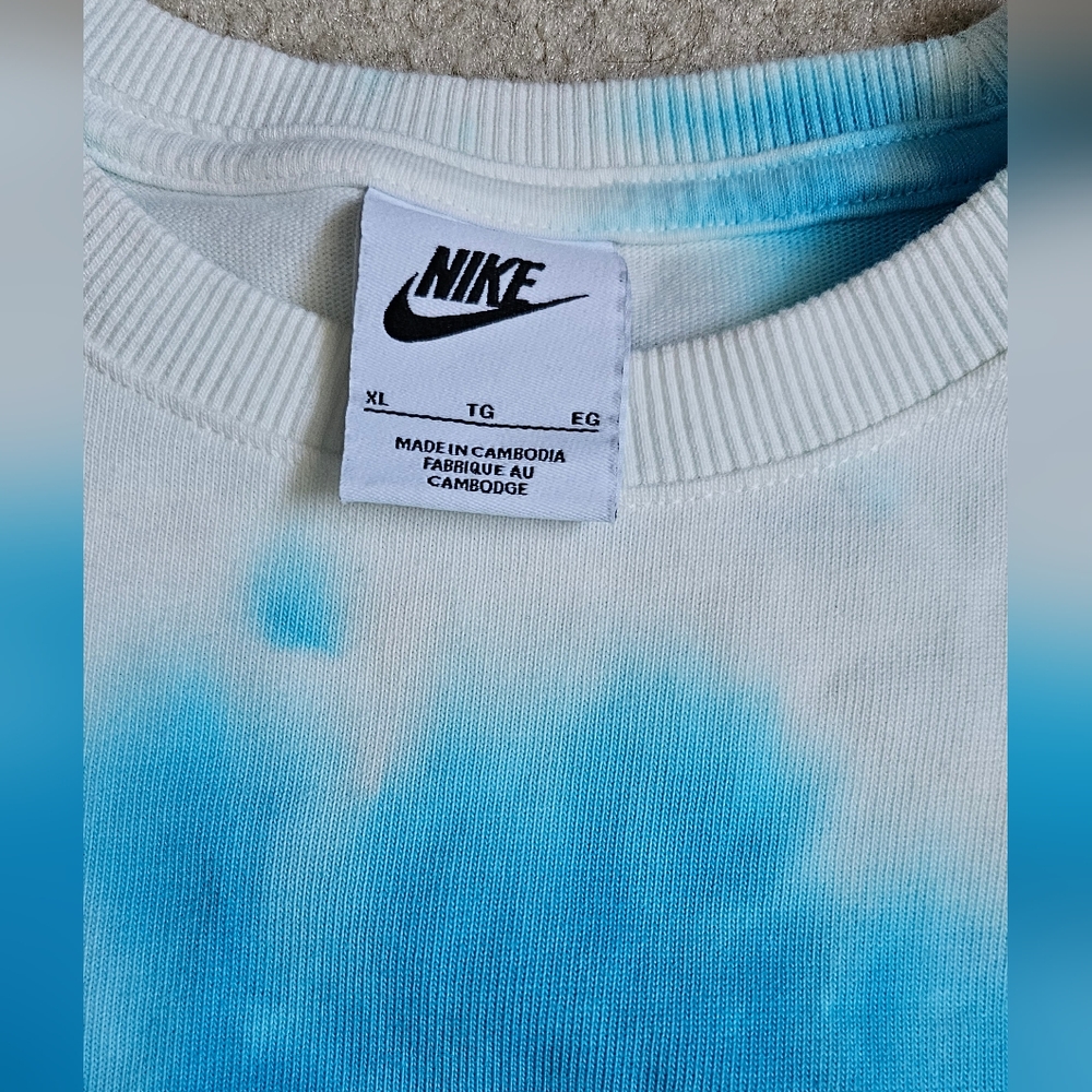 Youth Nike Sweatshirt Bundle - Nike Blue Tie-Dye Sweatshirt and Neutral Beige - Picture 11 of 13